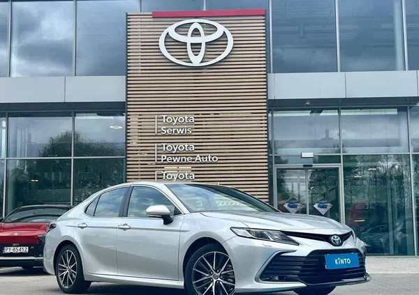 sulejówek Toyota Camry cena 169900 przebieg: 6600, rok produkcji 2023 z Sulejówek